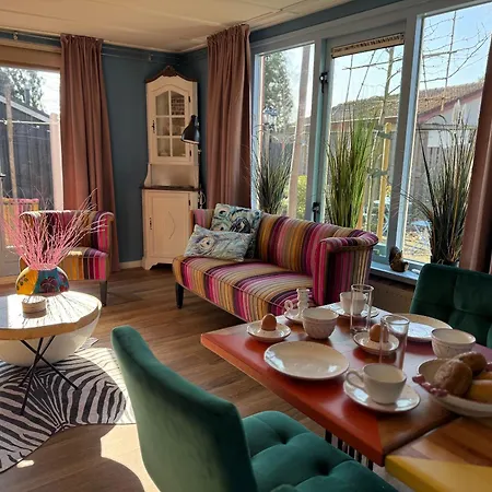 Eekhoorn, Met Barrelsauna Tatil Evi *