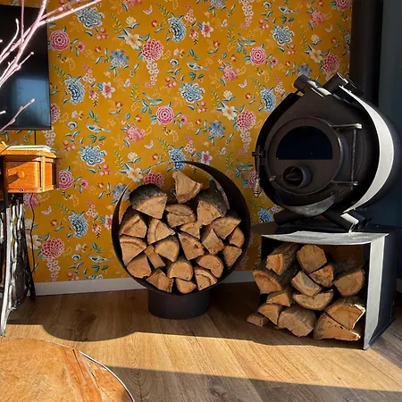 Eekhoorn, Met Barrelsauna Tatil Evi *